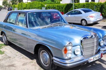 Mercedes-Benz W111